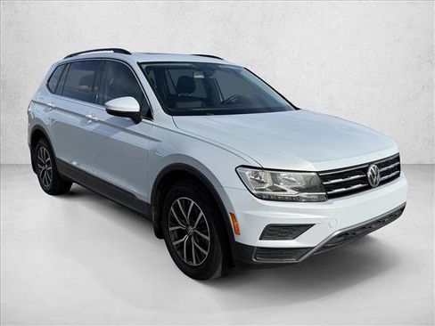 Used 2019 Volkswagen Tiguan SE image 3