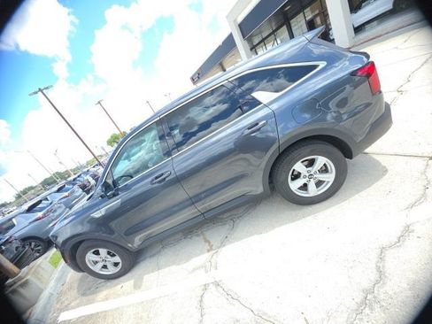 Used 2021 Kia Sorento LX FWD image 22