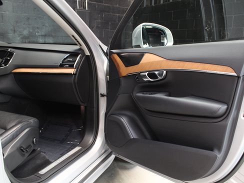 Used 2023 Volvo XC90 B6 Plus w/ Protection Package Premier AWD/4WD image 29