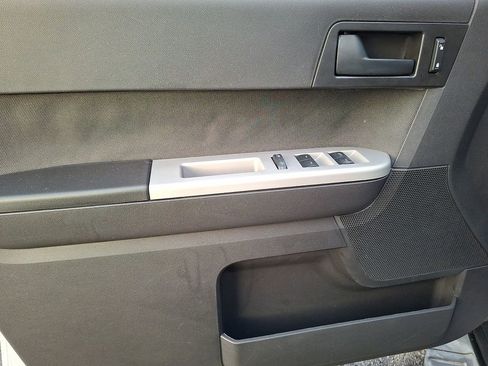 Used 2012 Ford Escape XLT image 11