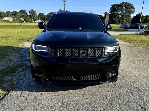 Used 2017 Jeep Grand Cherokee SRT image 2