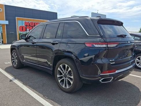 Used 2023 Jeep Grand Cherokee Overland w/ Luxury Tech Group IV AWD/4WD image 4