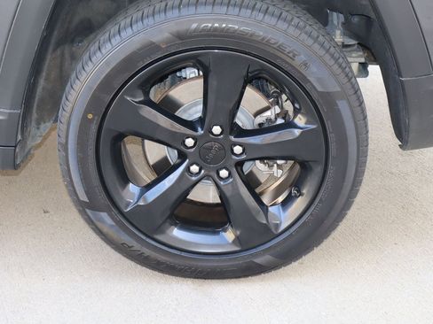 Used 2024 Jeep Grand Cherokee L Limited w/ Black Appearance Package RWD image 29