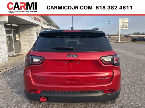 Used 2025 Jeep Compass Trailhawk w/ Trailhawk Elite Group image 5