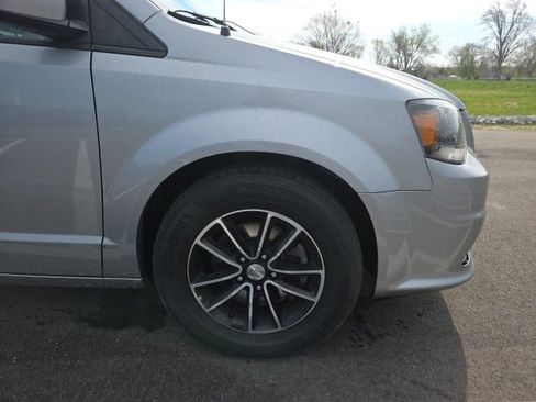 Used 2019 Dodge Grand Caravan GT image 4