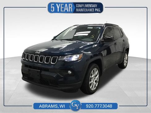 Used 2024 Jeep Compass Latitude AWD/4WD image 1