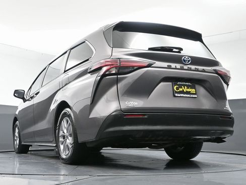 Used 2022 Toyota Sienna XLE w/ XLE Plus Package image 54