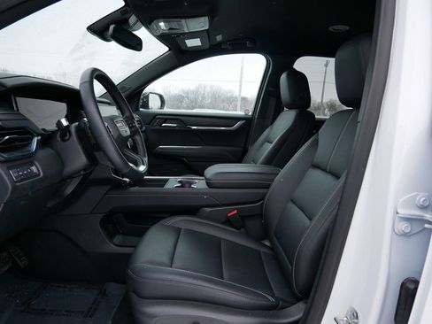 Used 2025 GMC Acadia Elevation w/ Elevation Premium Package image 10