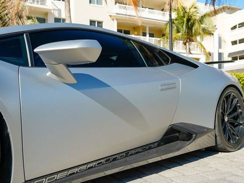 Used 2020 Lamborghini Huracan EVO image 10