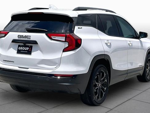 Used 2022 GMC Terrain SLT w/ Infotainment Package II FWD image 13