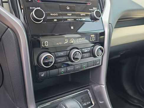 Used 2019 Subaru Ascent Limited AWD/4WD image 30