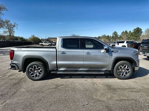 New 2026 GMC Sierra 1500 SLT image 10
