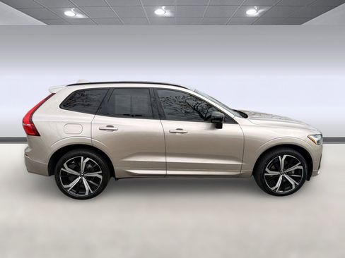 Used 2023 Volvo XC60 B5 Ultimate w/ Protection Package Premier image 8