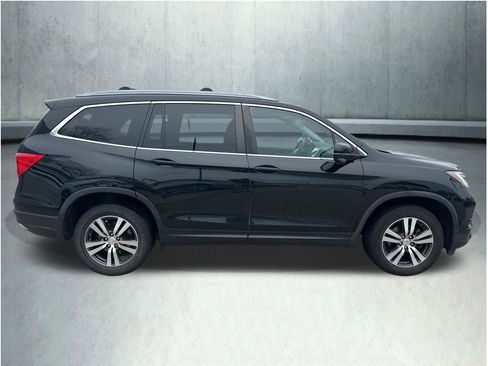 Used 2017 Honda Pilot EX-L image 4