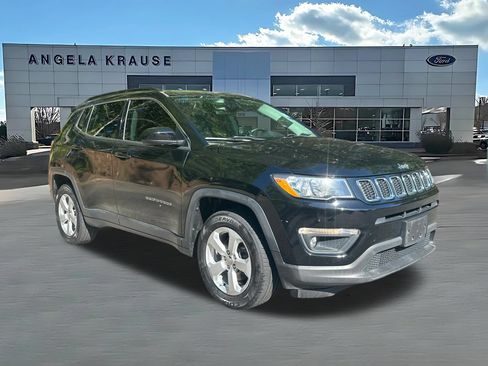 Used 2018 Jeep Compass Latitude w/ Cold Weather Group AWD/4WD image 1