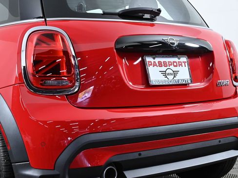 Certified 2024 MINI Cooper 2-Door Hardtop image 8