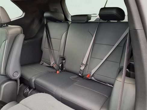 Certified 2025 Buick Enclave Preferred FWD image 21