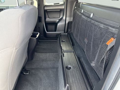 Used 2022 Toyota Tacoma SR image 9