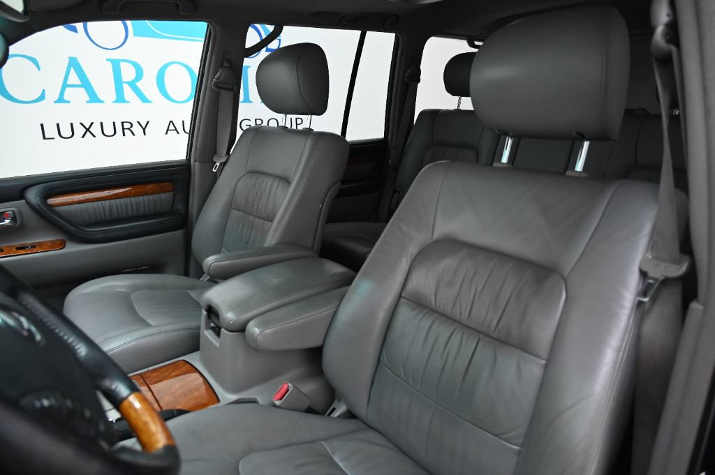 Used 2004 Lexus LX 470 4WD w/ Preferred Accessory Pkg image 18