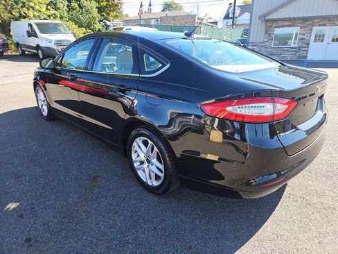 Used 2014 Ford Fusion SE image 5