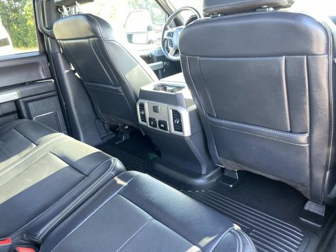 Used 2022 Ford F250 Lariat w/ Lariat Ultimate Package AWD/4WD image 28