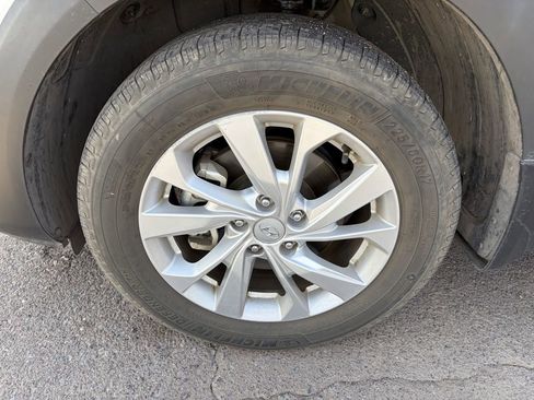 Used 2019 Hyundai Tucson Value FWD image 5