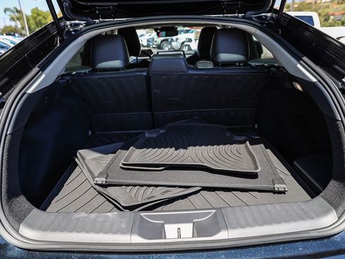 Used 2025 Toyota Prius FWD image 25