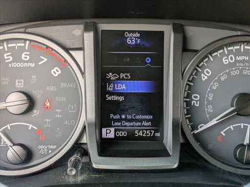 Used 2021 Toyota Tacoma TRD Off-Road w/ Technology Package image 12