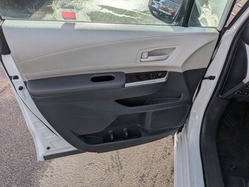 Used 2024 Toyota Sienna LE image 14