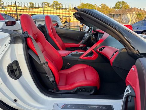 Used 2016 Chevrolet Corvette Z06 w/ 3LZ Preferred Equipment Group image 24