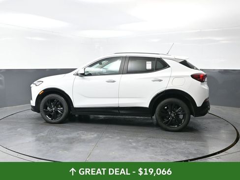 Used 2024 Buick Encore GX Sport Touring image 11