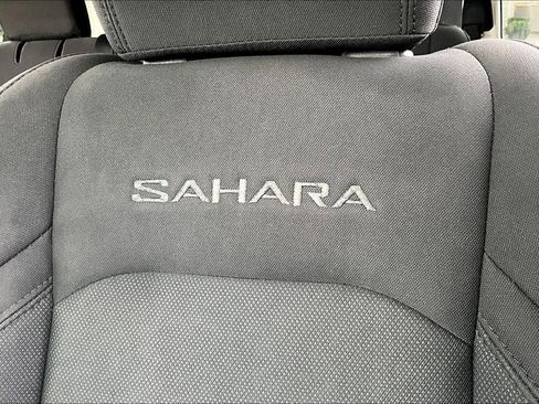 Used 2022 Jeep Wrangler Unlimited Sahara image 25