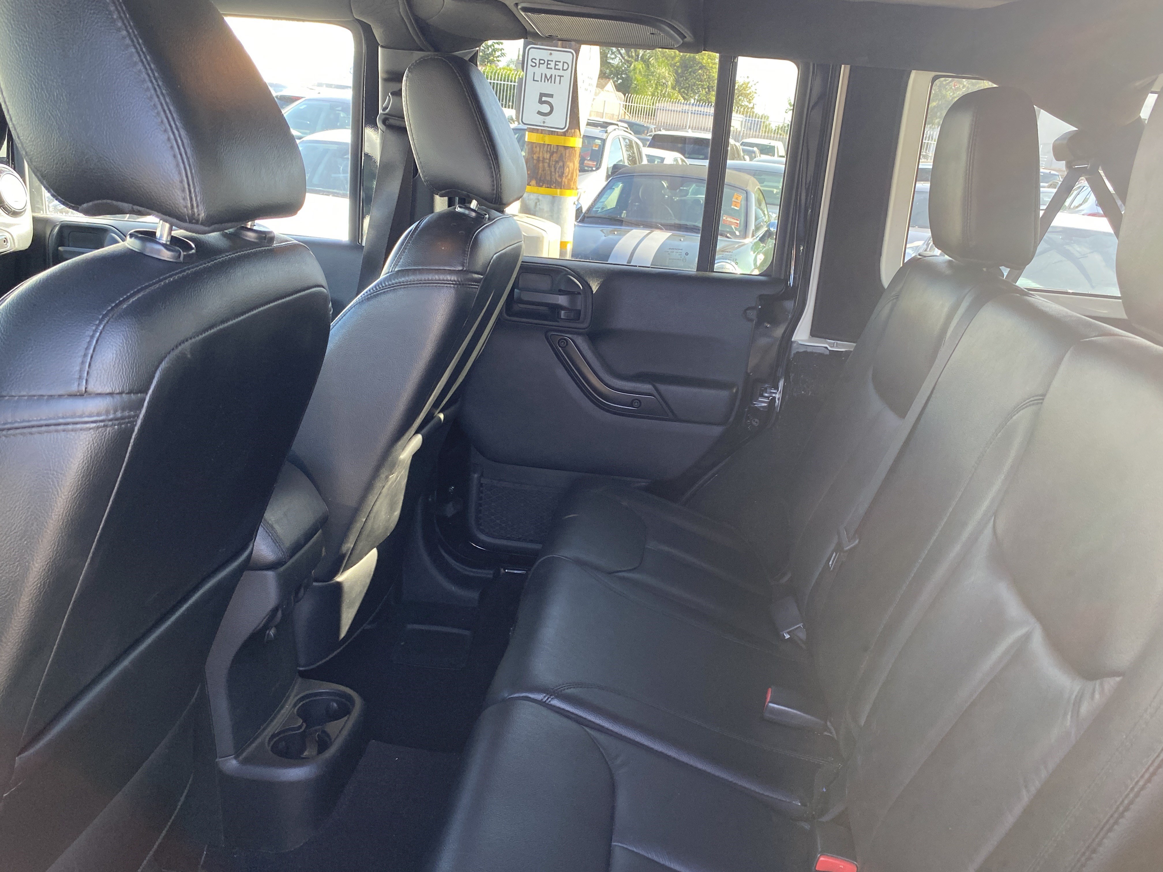Used 2017 Jeep Wrangler Unlimited Sahara AWD/4WD image 17