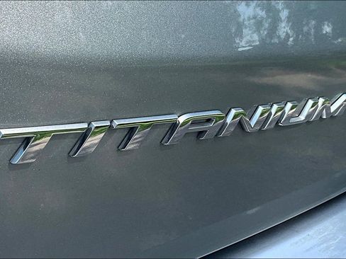 Used 2024 Ford Edge Titanium image 43