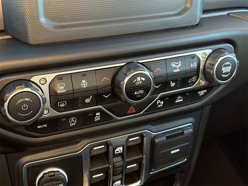 Used 2022 Jeep Gladiator Sport image 31