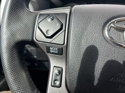 Used 2021 Toyota Tacoma SR5 RWD image 17