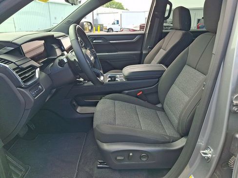 Used 2026 GMC Acadia Elevation w/ Super Cruise Package AWD/4WD image 17