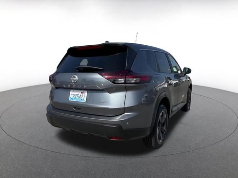 Used 2025 Nissan Rogue SV AWD/4WD image 15