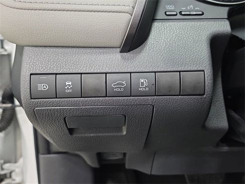 Used 2020 Toyota Camry XLE image 26