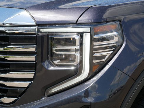 Used 2024 GMC Sierra 1500 SLT w/ SLT Premium Plus Package AWD/4WD image 16