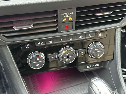 Used 2021 Volkswagen Jetta SEL FWD image 16