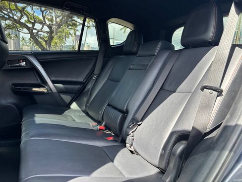 Used 2018 Toyota RAV4 SE AWD/4WD image 10