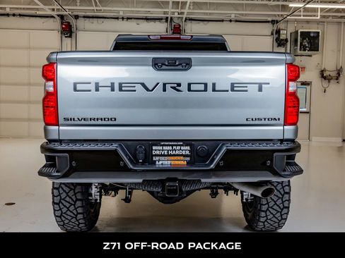 Used 2025 Chevrolet Silverado 2500 Custom w/ Custom Value Package AWD/4WD image 8