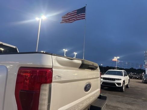 Used 2019 Ford F350 Lariat w/ Lariat Ultimate Package AWD/4WD image 11