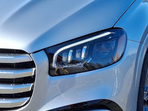 Certified 2025 Mercedes-Benz GLS 450 4MATIC image 9
