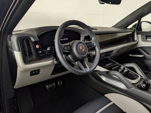 New 2026 Porsche Cayenne GTS image 4