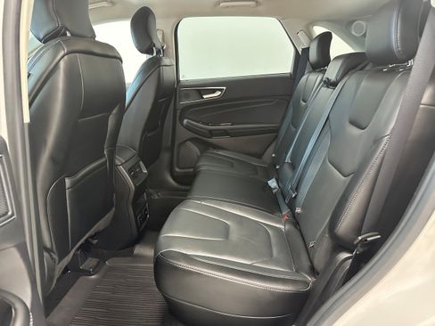 Used 2019 Ford Edge Titanium w/ Cold Weather Package AWD/4WD image 13