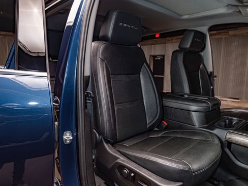 Used 2020 GMC Sierra 3500 Denali w/ Denali Ultimate Package image 28