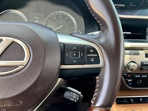 Used 2016 Lexus ES 350 w/ Premium Package w/Wood Trim FWD image 22