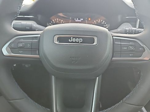 Used 2022 Jeep Compass Latitude image 22